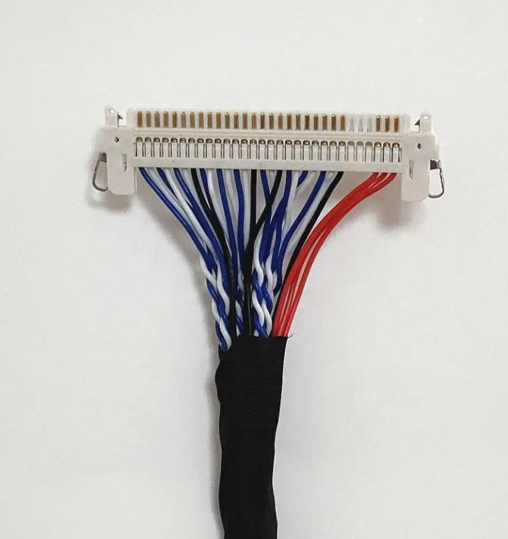 Cable LVDS de temperatura nominal de 105 °C con resistencia dieléctrica ≥ 1000 V/min. Calificación de inflamabilidad UL VW-1