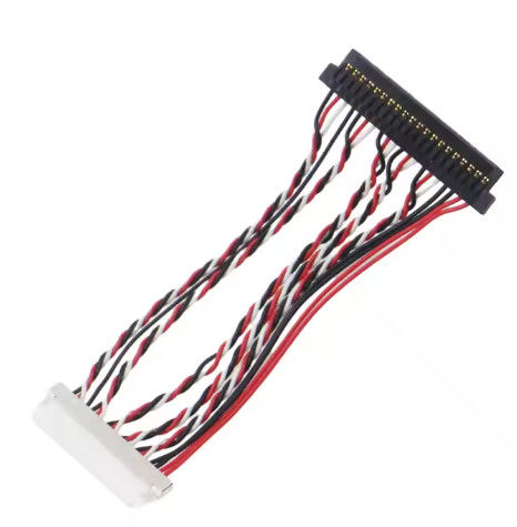Diseño de cable personalizado para sistemas LVDS compactos, con enrutamiento flexible y resistencia EMI para uso industrial