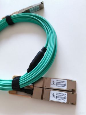 Cables compatibles QSFP-40G con diseño de cable personalizado por el principal fabricante de arneses de alambre.